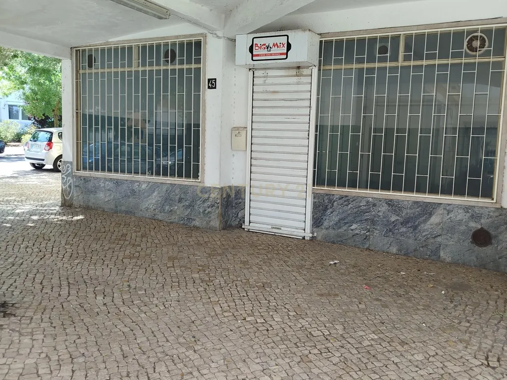 Loja com 25 m2 na Rebelva/Carcavelos - Image 3