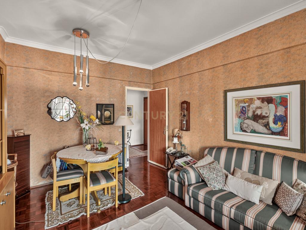 Apartamento T2 com Duas Varandas e Excelente Localização - Image 8