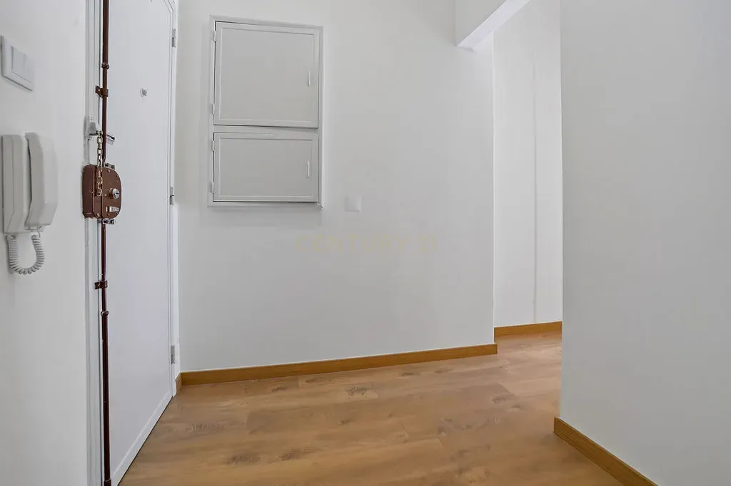 Fotografia 7 de T1 Renovado em Campo de Ourique, Lisboa