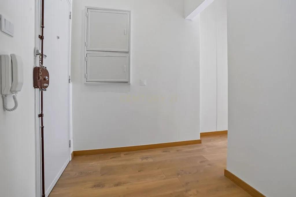 T1 Renovado em Campo de Ourique, Lisboa - Image 7