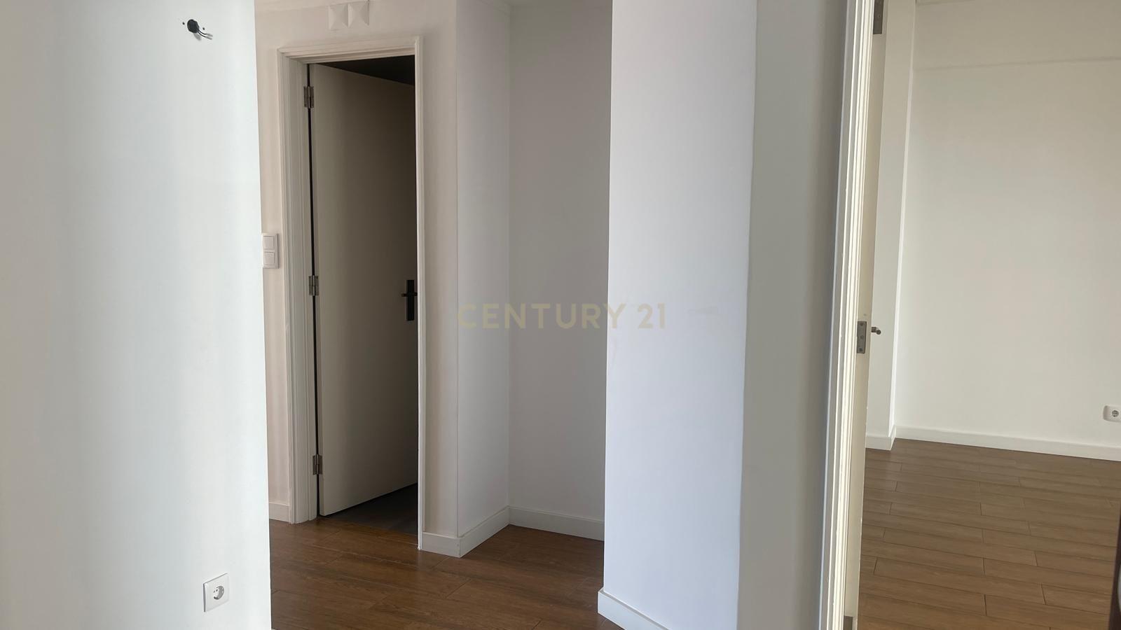 Fotografia 5 de T2 na Praça Dr. Ernesto Rom - Penha de França