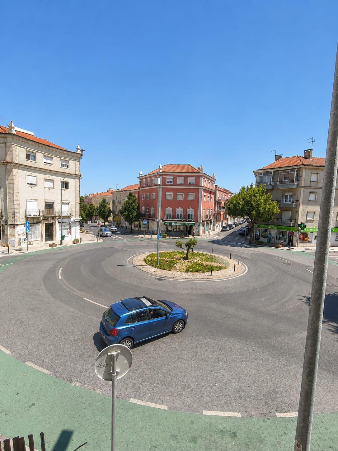 Fotografia 11 de Apartamento T2 na Mina – Amadora | Localização de excelência junto ao Parque Central