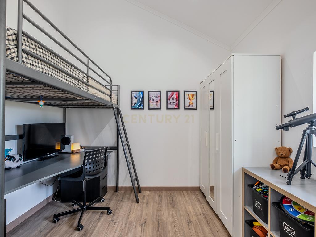 Moradia T3 com Entrada Independente para T1 – À Venda em Freiria, Sobral de Monte Agraço - Image 10
