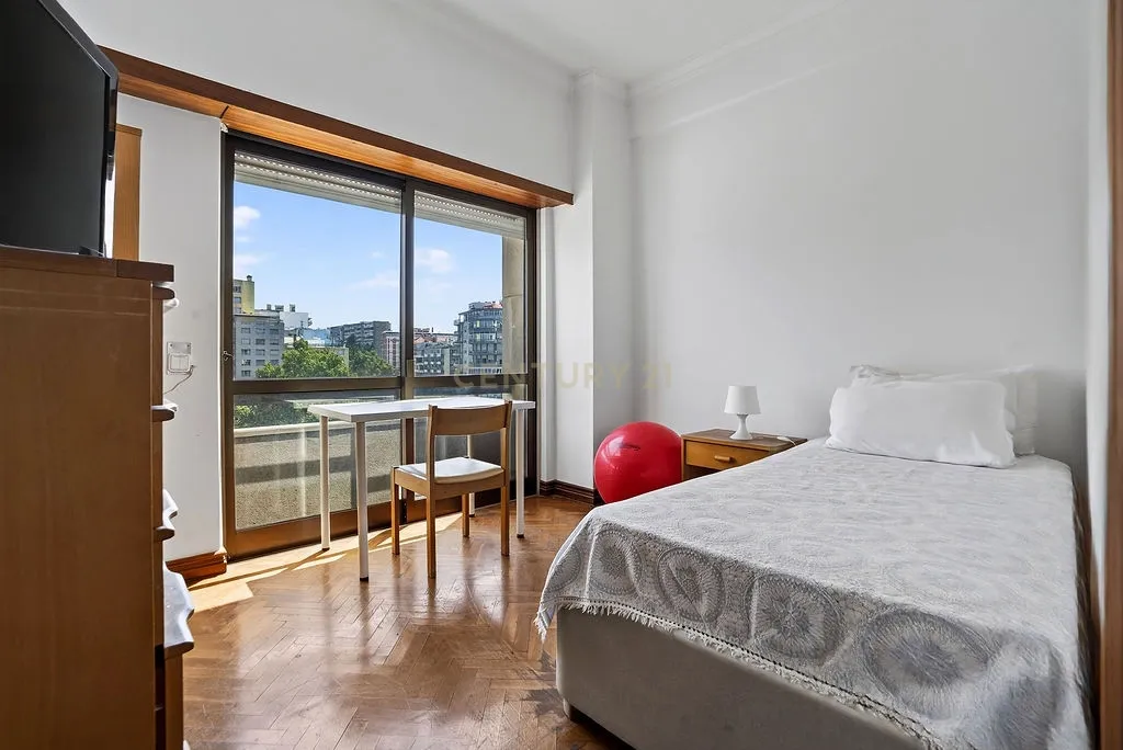 Apartamento Moderno em Campo Grande, Lisboa - 4 Quartos e Vista Panorâmica - Image 21