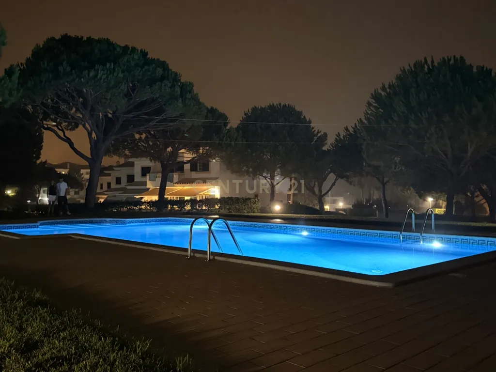 Moradia na Praia da Falésia em condomínio privado com piscina, e grande jardim. - Image 55