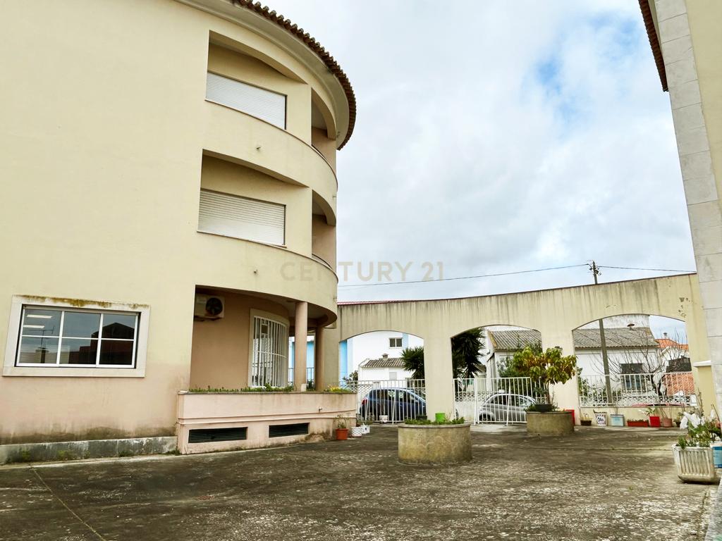 Apartamento T2 em Loures - Condomínio fechado - Image 30
