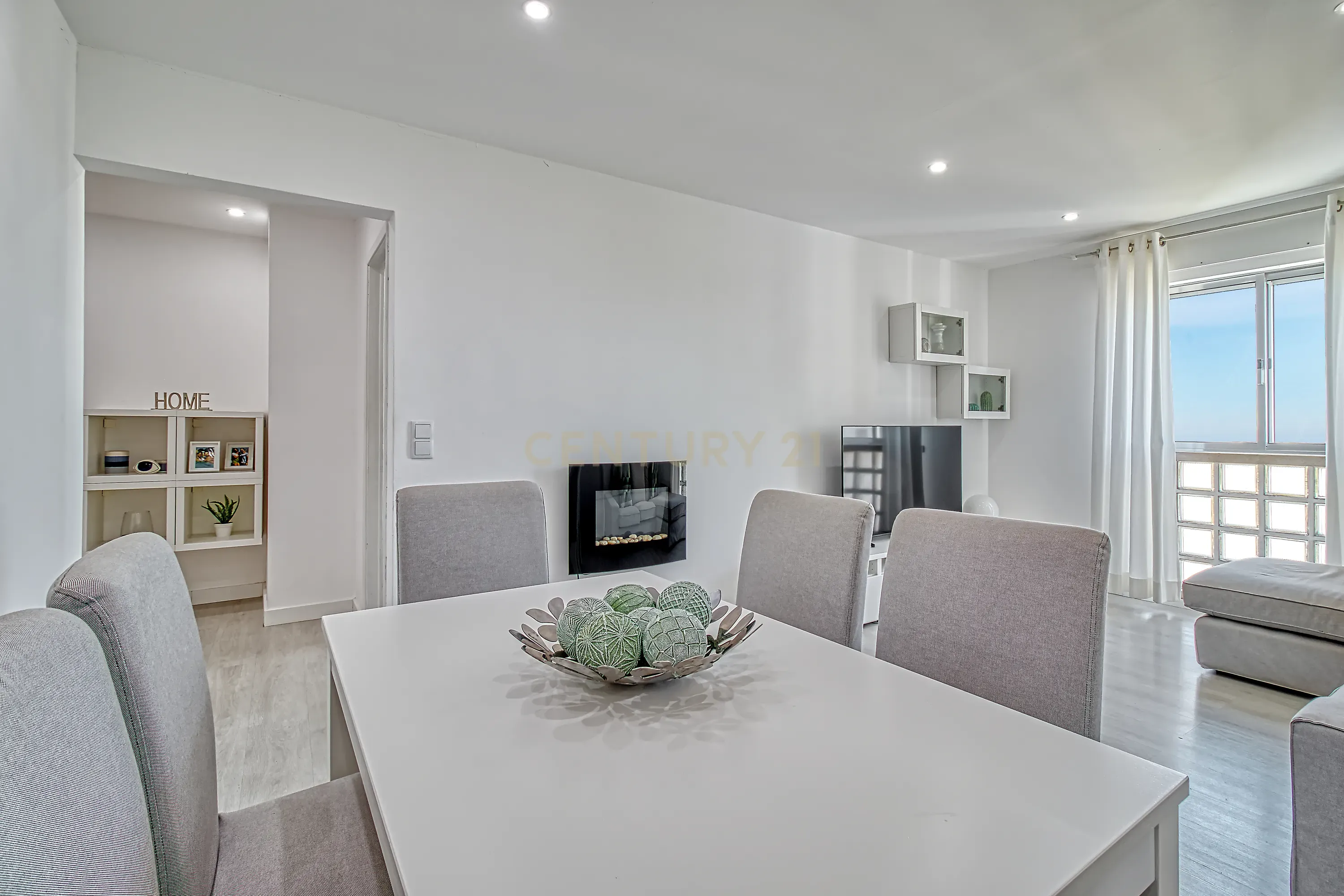 Fotografia 3 de Apartamento T2 com 70 m² e Vista Desafogada em Santo António dos Cavaleiros