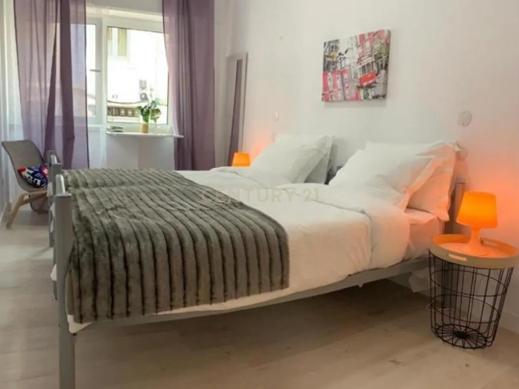 Apartamento T3 + 1 com Licença de Alojamento Local – Estrela / Campo de Ourique, Lisboa - Image 17