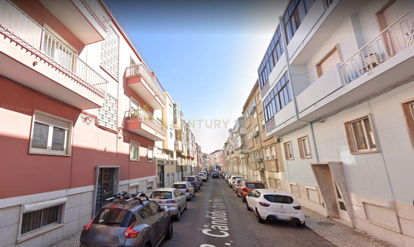 Apartamento T3 em Mina de Água, €179.000