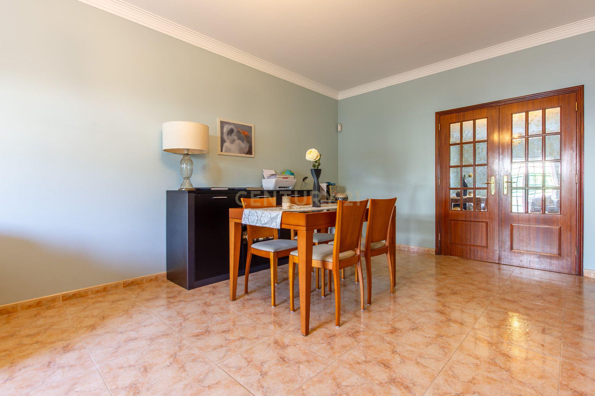 Fotografia 6 de Quinta do Conde – Moradia Geminada de 4 assoalhadas c/ garagem