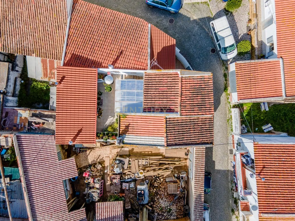 Casa T2 em Faro, Lagos - Localização Privilegiada e Conforto - Image 29