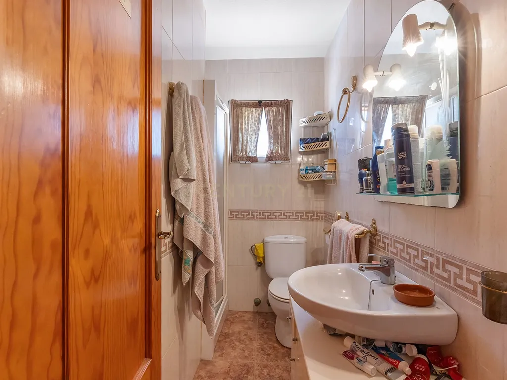 Chalet em Torrevieja, Alicante — Oportunidade de Investimento - Image 27