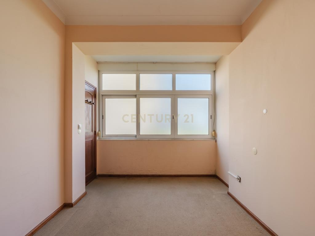 Apartamento T3 92 m² | Arrecadação - Queluz - Image 19