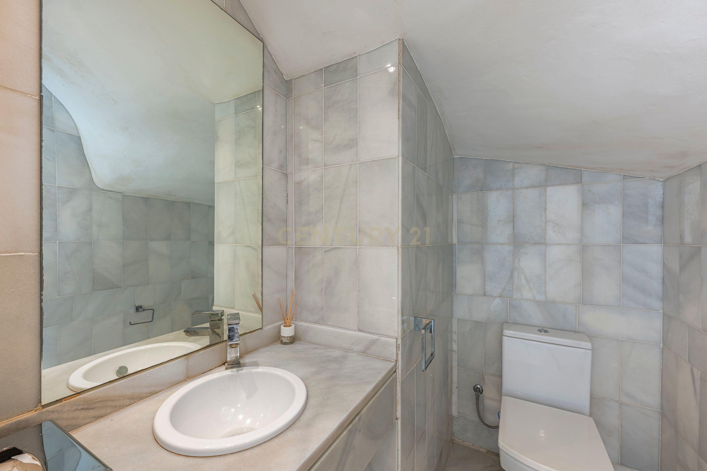 - Image 12