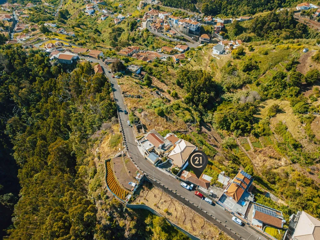 Moradia Tradicional Madeirense com Terreno de 1300 m² em Gaula - Image 15