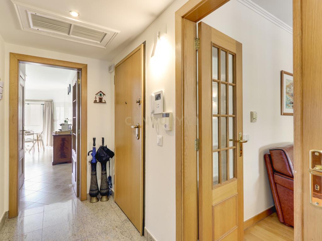 Apartamento T3 no Montijo | 143m2 área bruta útil | 2 garagens e elevador - Image 4