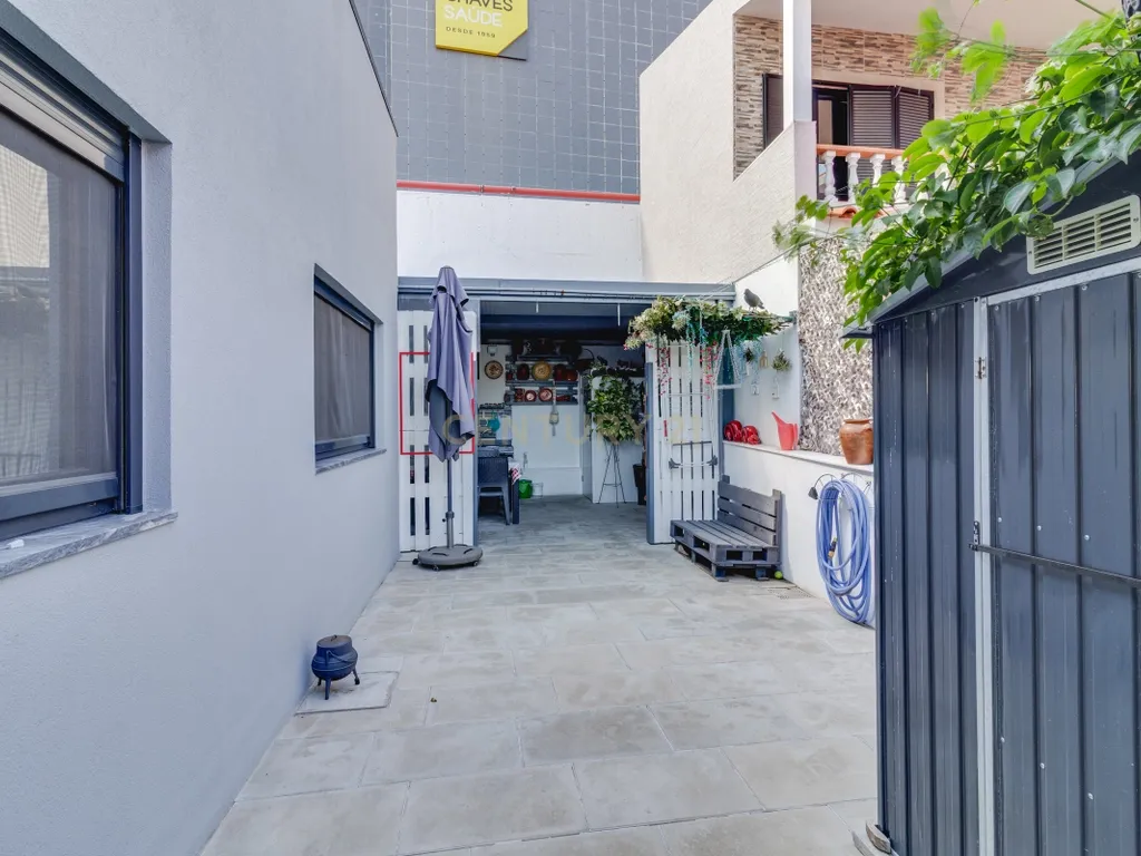 Moradia T3 Térrea Isolada com Zona Gourmet, Garagem e Carregamento Elétrico – Alcabideche - Image 23