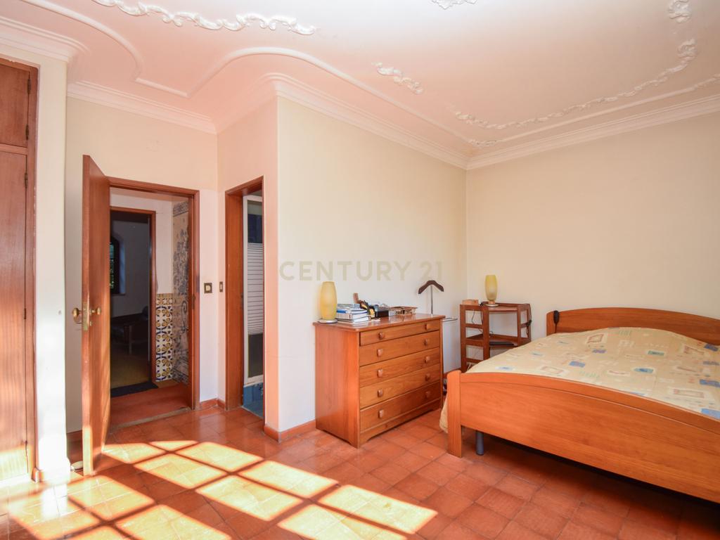 Moradia rústica T9 inserida num terreno com 7.500m2 em Pinhal Novo, Palmela - Image 22