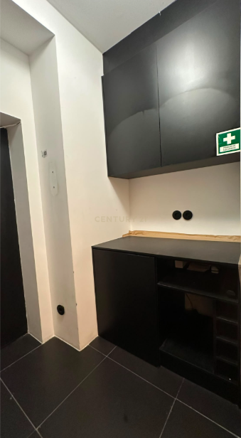 Loja Renovada para arrendar - Santo António, Lisboa - Image 20