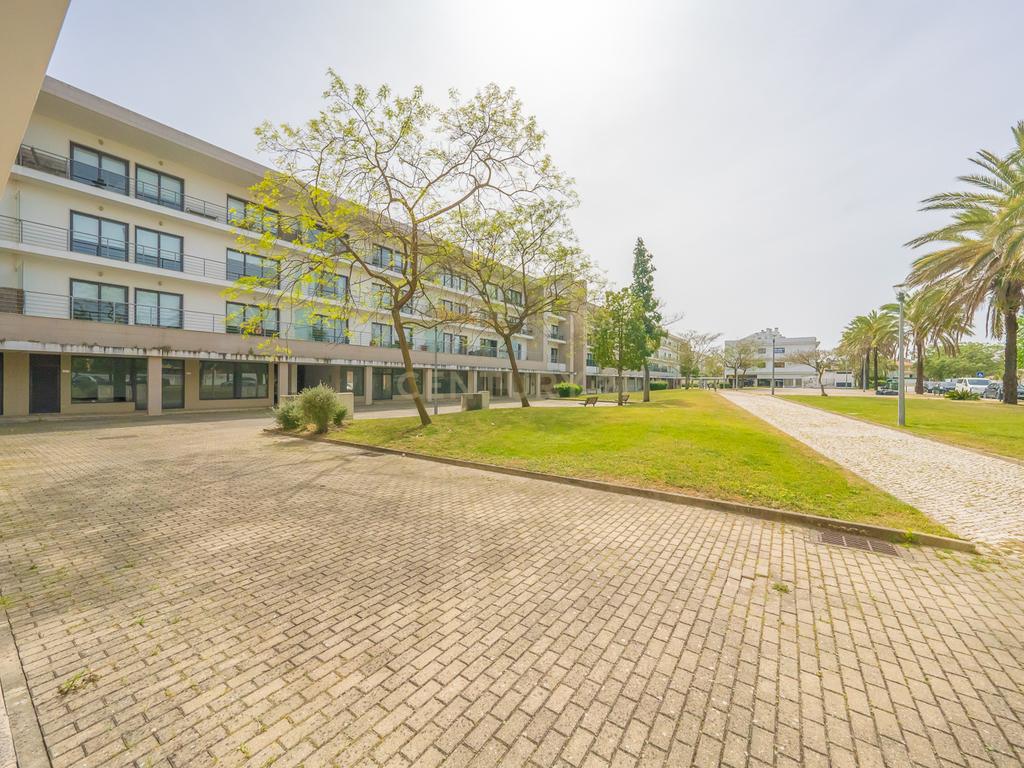 Apartamento T3 com Duas Varandas e Dois Lugares de Estacionamento, na Vila Serena, Pinhal Novo - Image 50