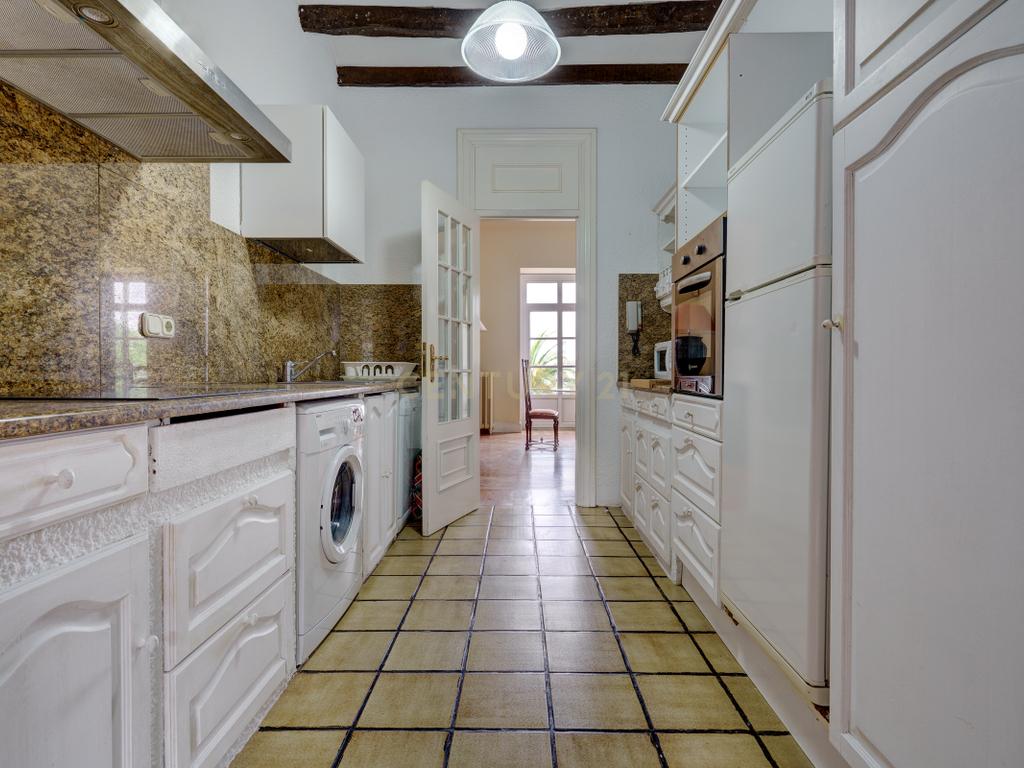  - Image 11