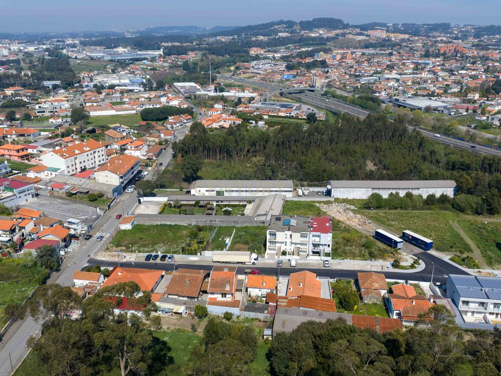 Terreno urbano | Construção habitação geminada em banda - Image 2