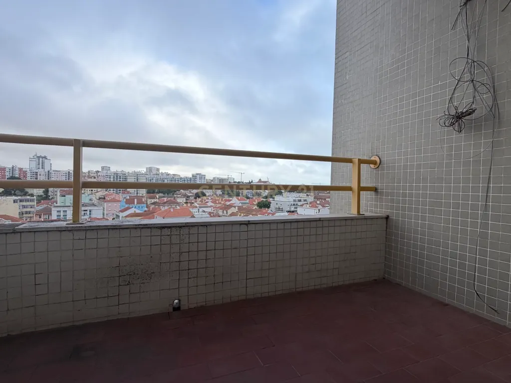 Apartamento T3 com Varandas e Vista Panorâmica no Bonfim, em Setúbal - Image 22