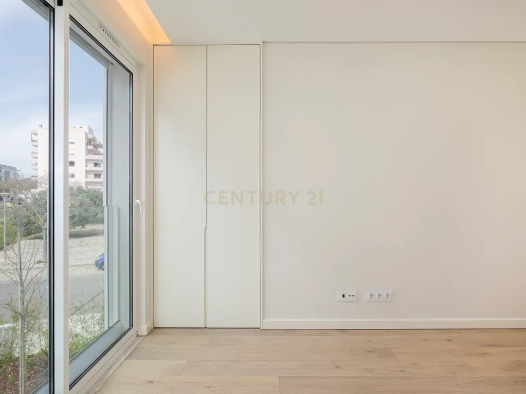 Exclusividade e Sofisticação. A Sua Nova Casa de Luxo no Algarve – Moradia Isolada com 3 Suites! - Image 7