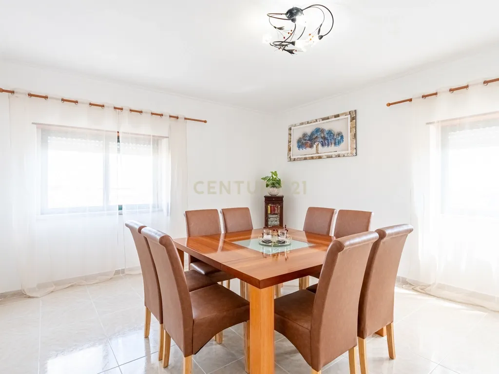 Apartamento T2 Vale de Flores - Image 3