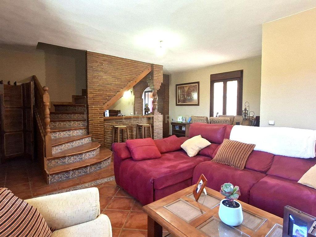 Moradia andaluza independente com piscina privada, jardim bem cuidado, cozinha exterior com churrasqueira e charme tradicional na tranquila zona residencial de Los Arroyos (Arriate), a apenas 10 minutos de Ronda e a menos de uma hora da Costa del Sol — pronta a habitar. - Image 14