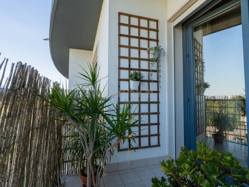T2 com 115m² na Quinta de São Macário | Varandas | Elevador | Arrecadação | Vista de mar subtil - Image 26