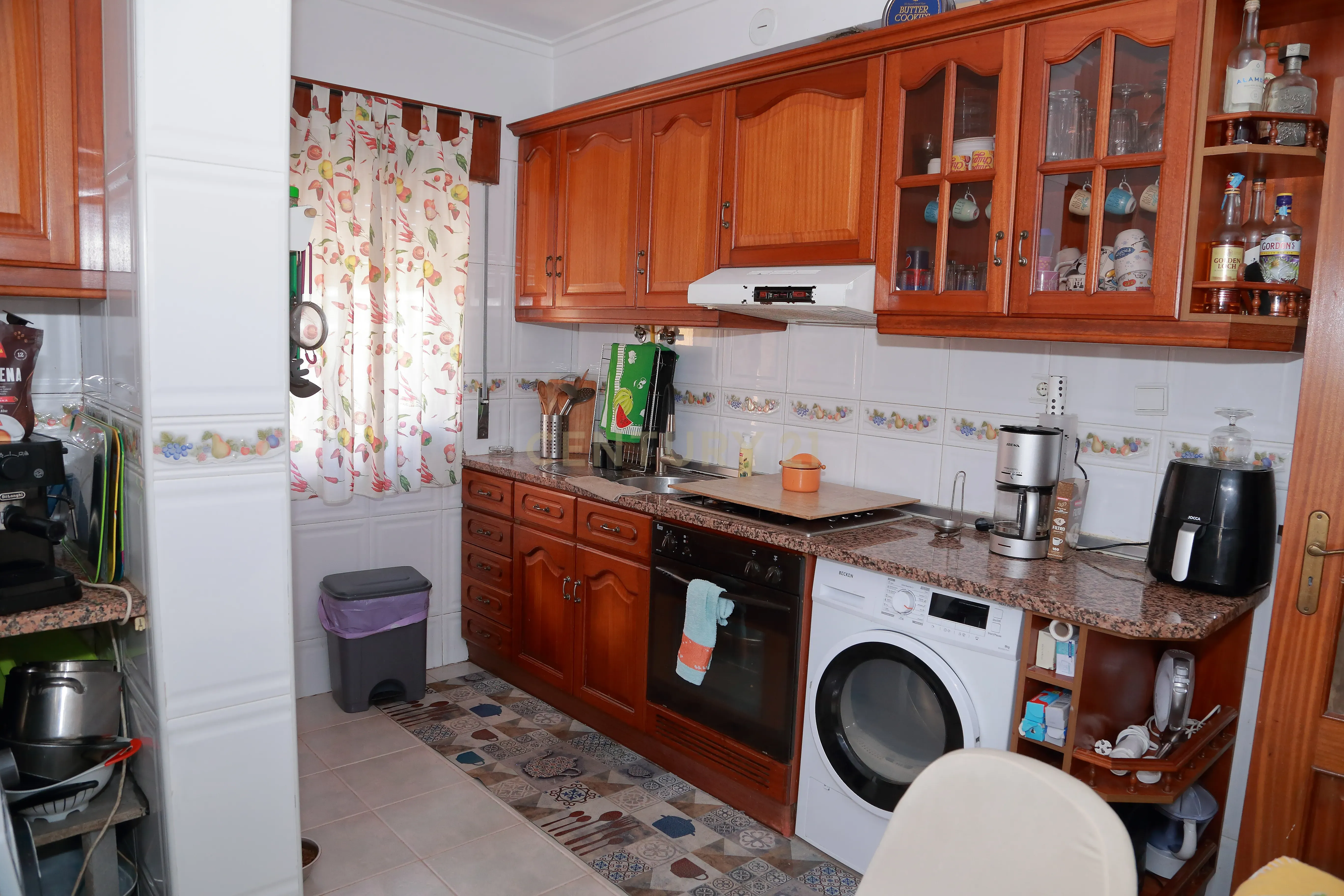 Fotografia 5 de Apartamento T2, 1º andar na Qta. Courela, Paio Pires - Seixal