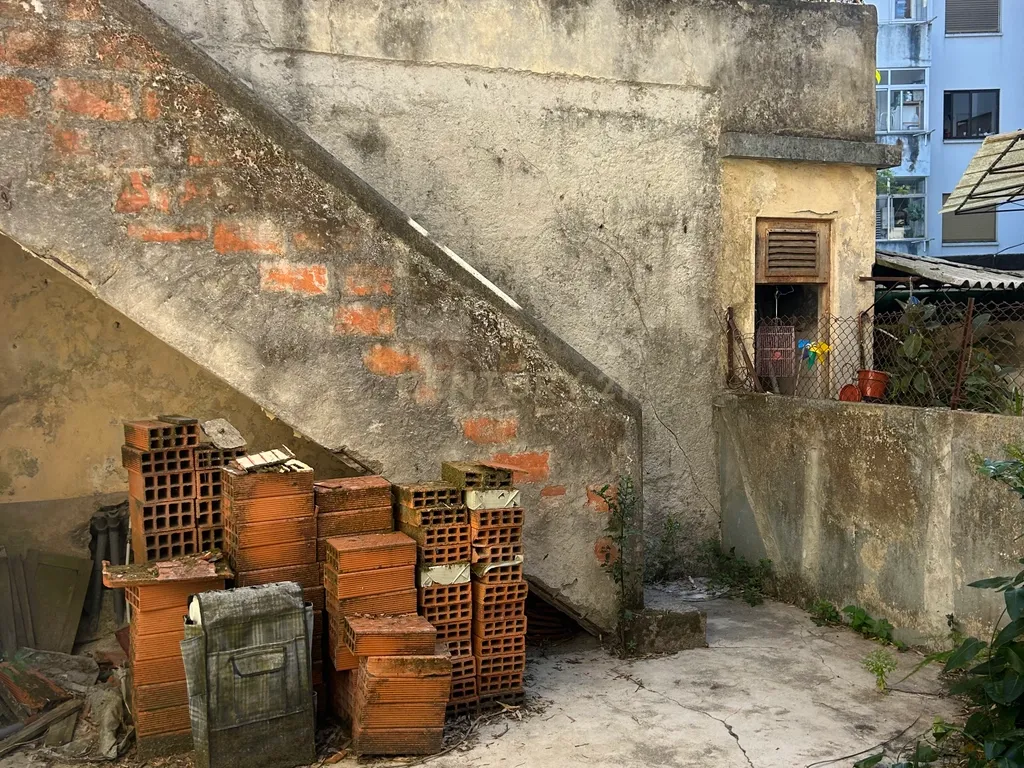 🔥 Moradia para Reabilitação no Porto | Estudo para 7/8 Apartamentos | Excelente Investimento - Image 18