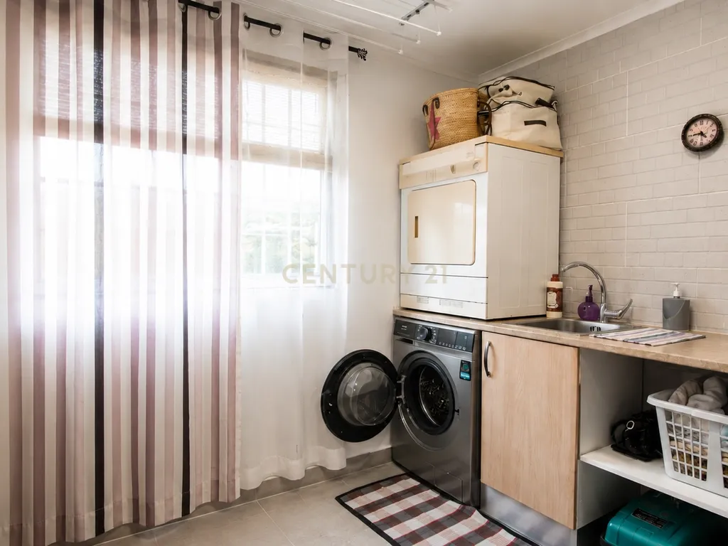 Moradia T3 em lote de 936m2 em Vila Alegre, Fernão Ferro - Image 19