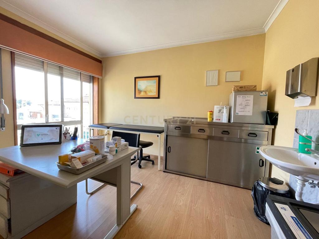 Moradia com 7 quartos em Fânzeres - Image 10