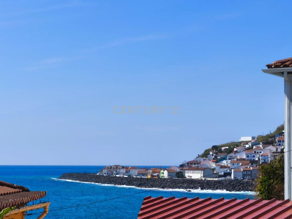 Moradia T3 c/Vista Mar 180º e Garagem - Ribeira Quente - Image 3