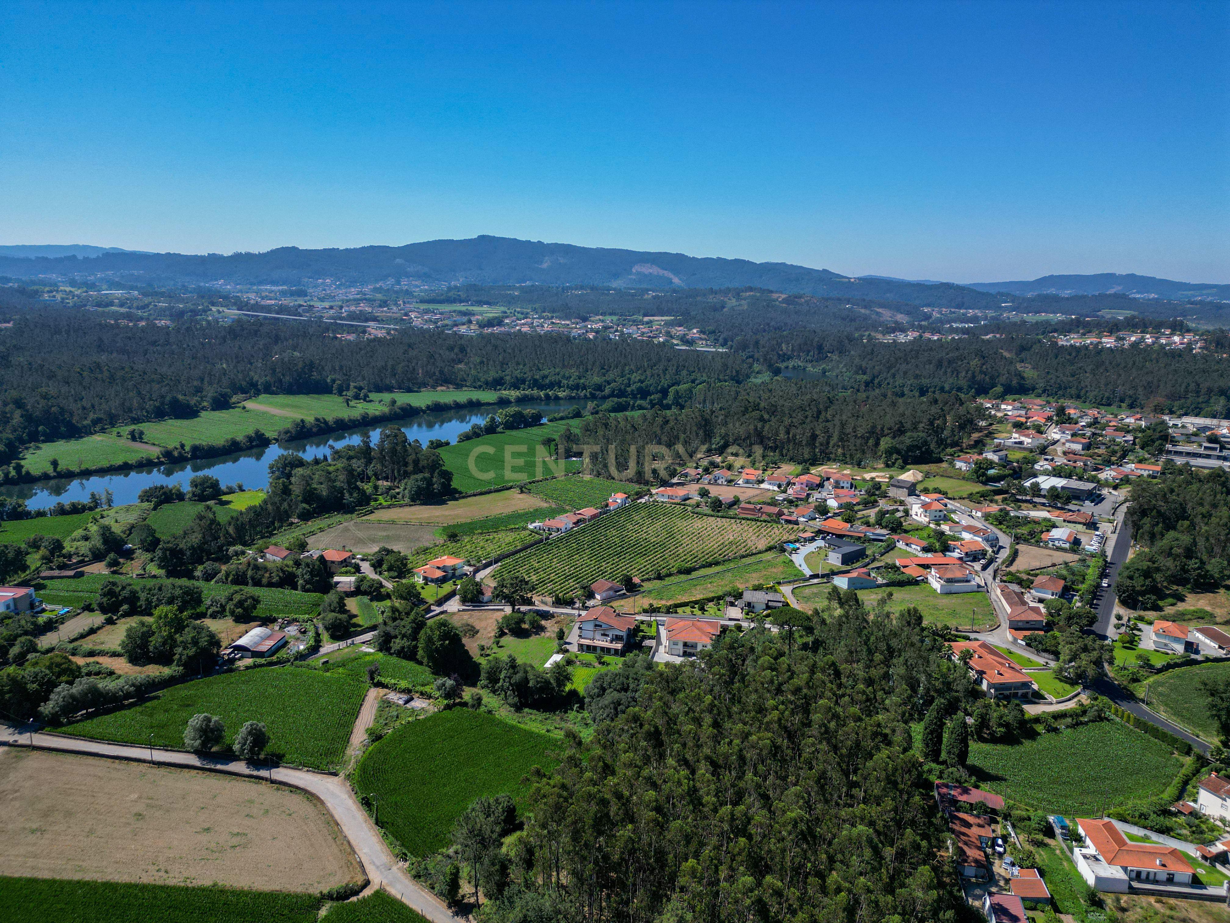 Fotografia 11 de Terreno ER1 com 8.334 m² e 6.600 m² de Construção | Excelente Oportunidade para Promotores