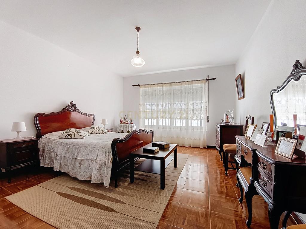 Casa T3 com Jardim e Terraço em Ponta Delgada, São Miguel - Image 12