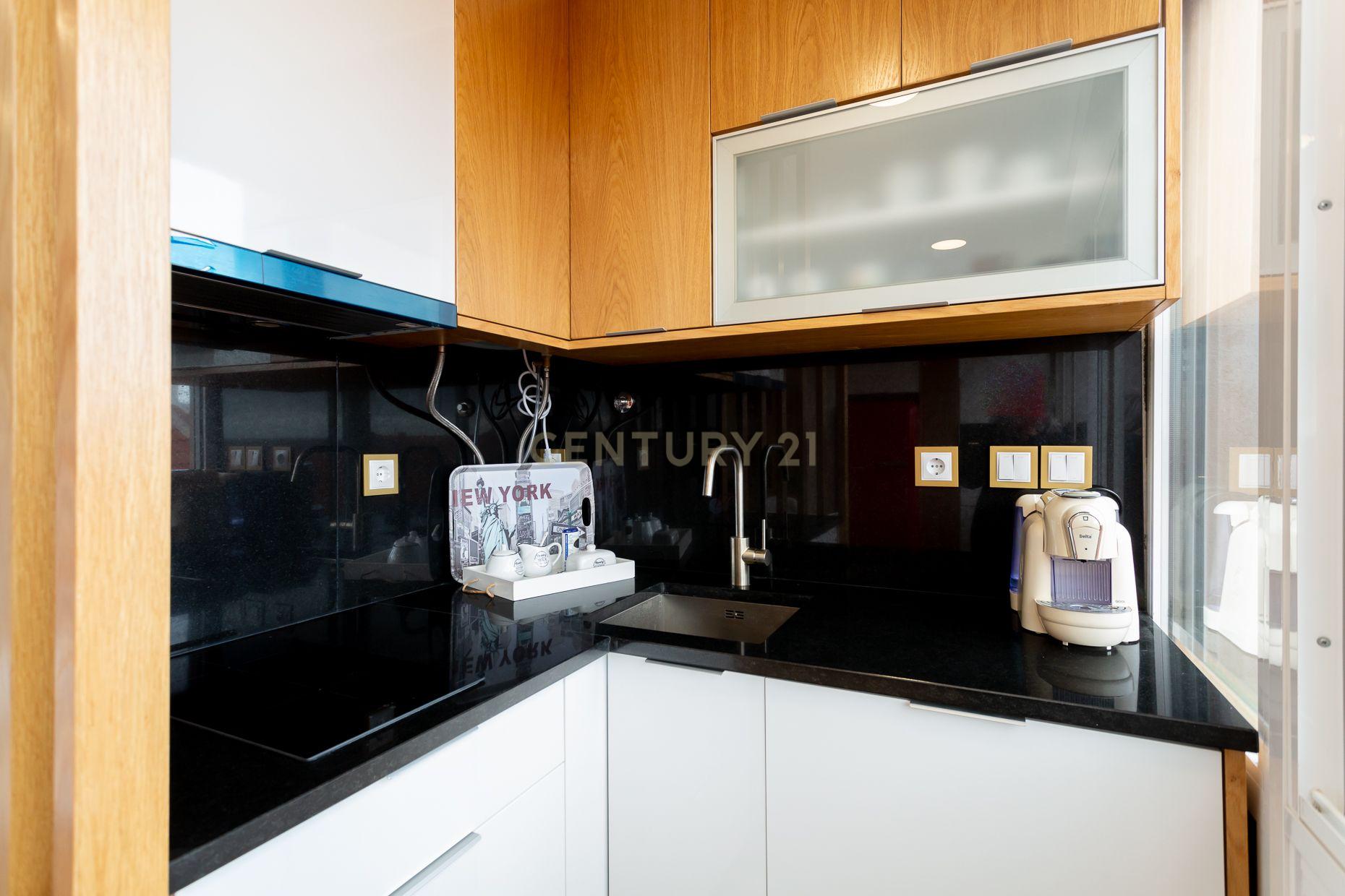 Apartamento T1+1 mobilado com Vista para o Rio em Lisboa - Image 6