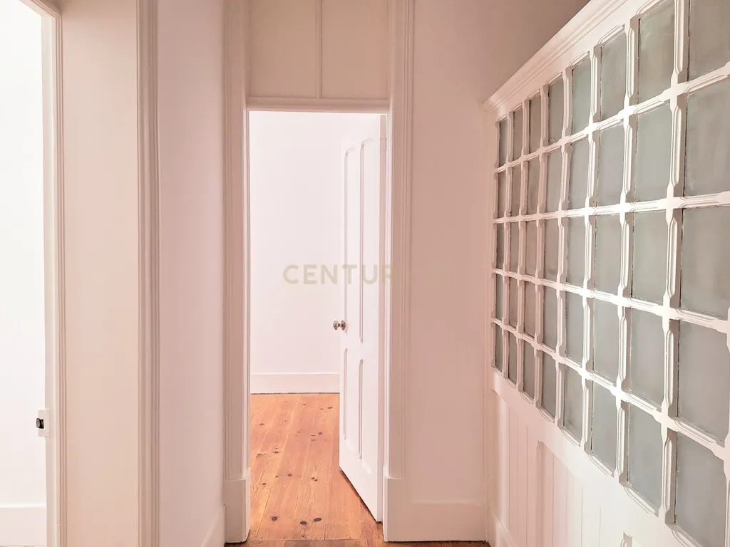 Apartamento T3+2 para Arrendamento em Campolide - Image 11