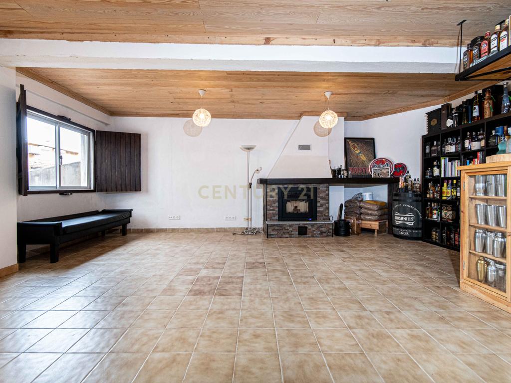 Apartamento T3 + 74m2 de área extra em Agualva-Cacém - Image 11