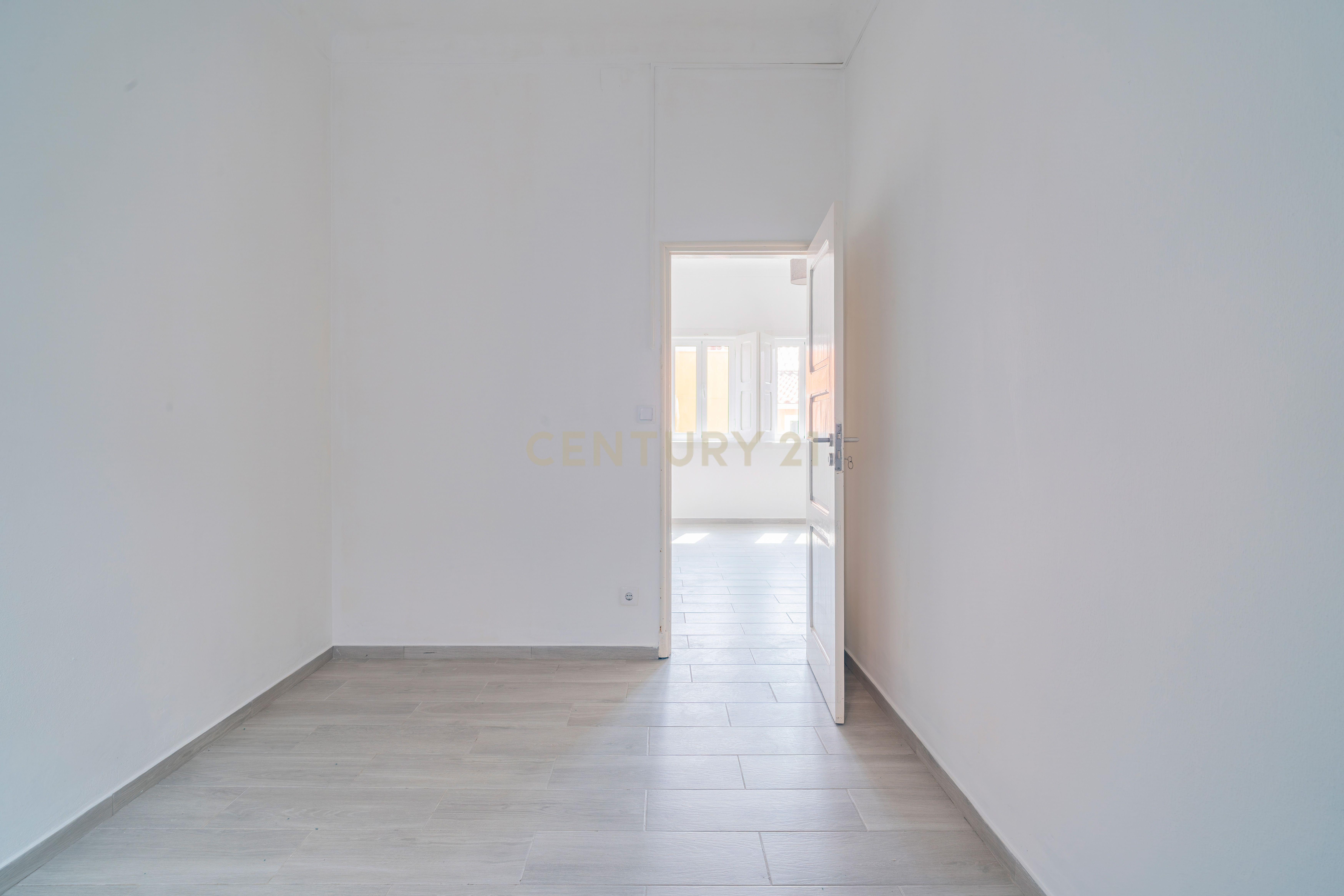 Fotografia 6 de Apartamento T3 Remodelado com Espaço Exterior Privativo | Alcobaça