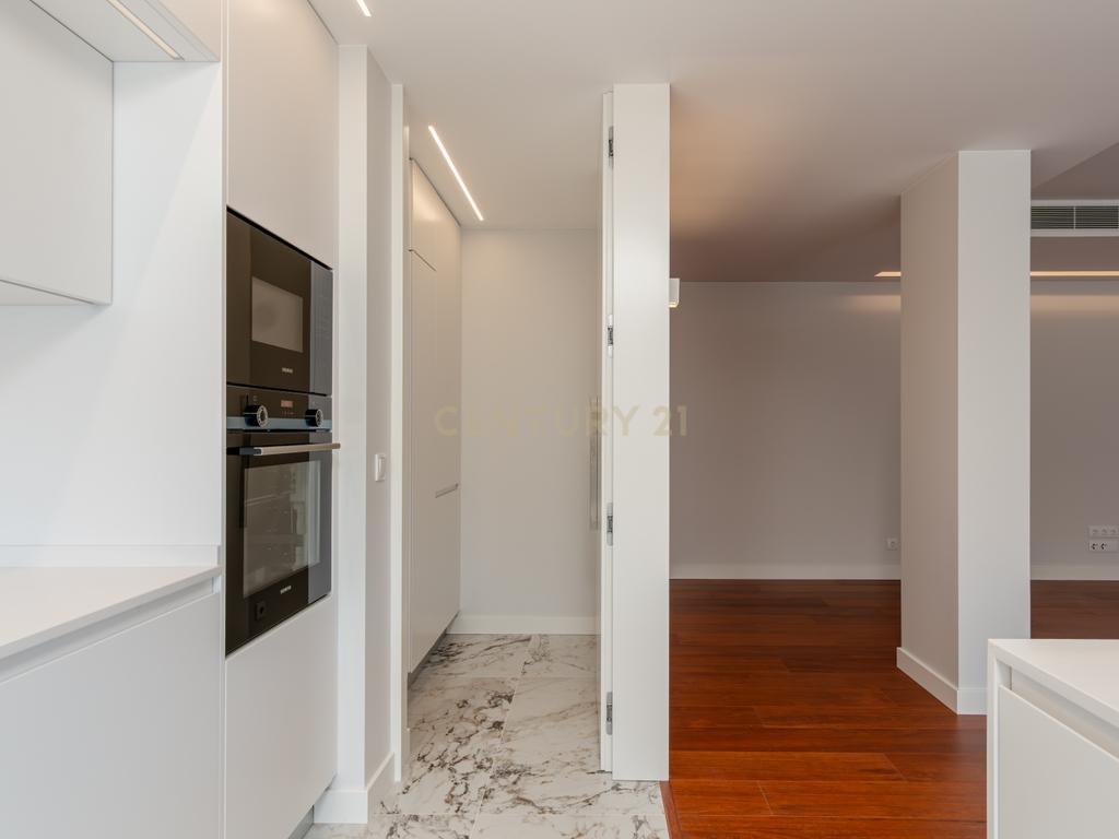 Empreendimento novo 2026, Apartamentos contemporâneos de elevado padrão. - Image 10
