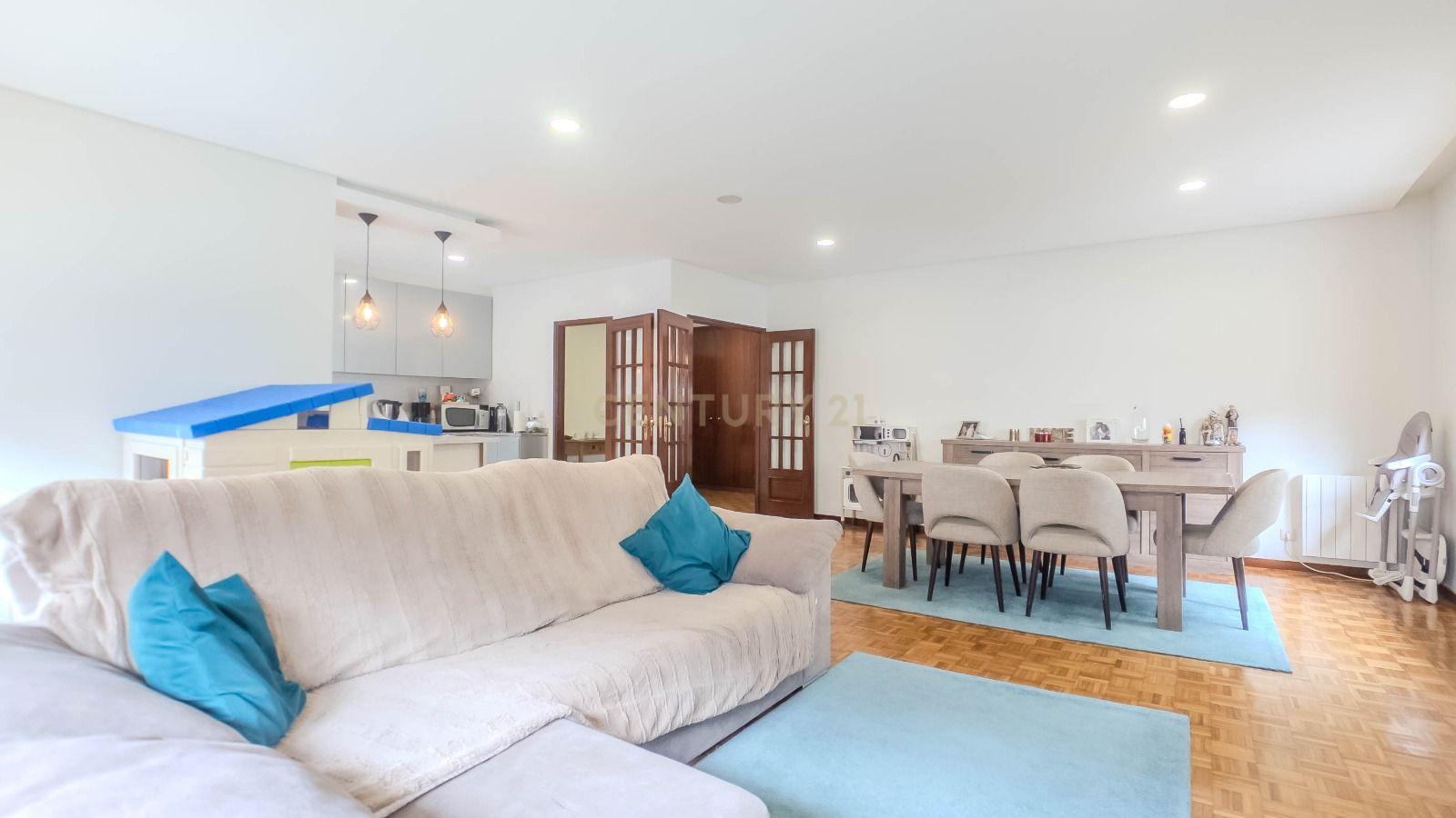 Apartamento T3 em Gondomar com luz natural e boa localização - Image 8