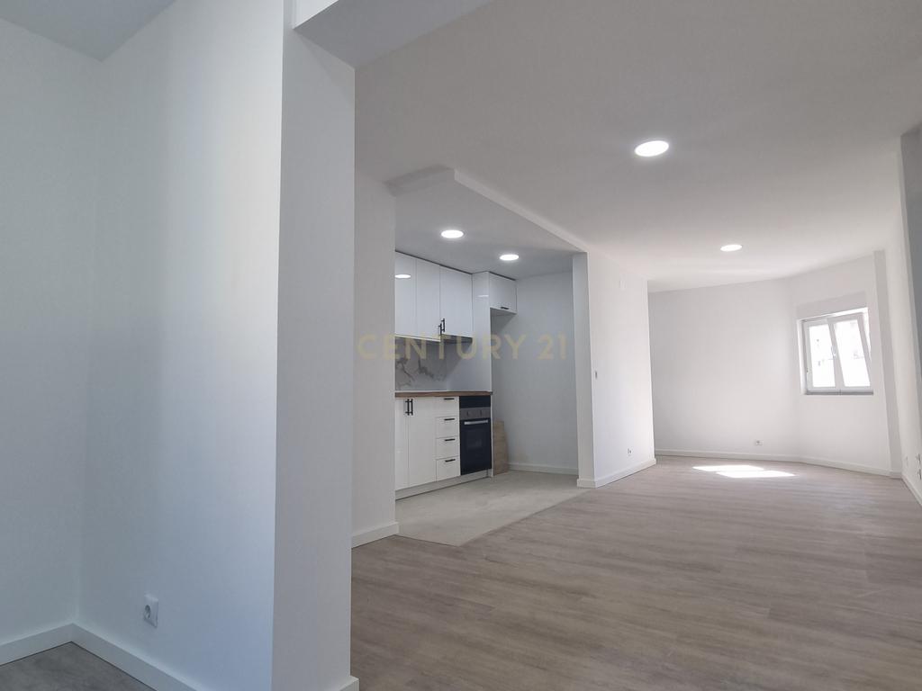 Apartamento Renovado T3 na Torre, Cascais - Image 9