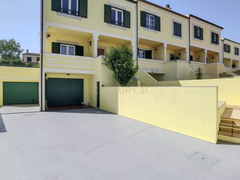 Luxuosa Moradia T3 em Gondomar com Vista Panorâmica e Piscina - Image 52
