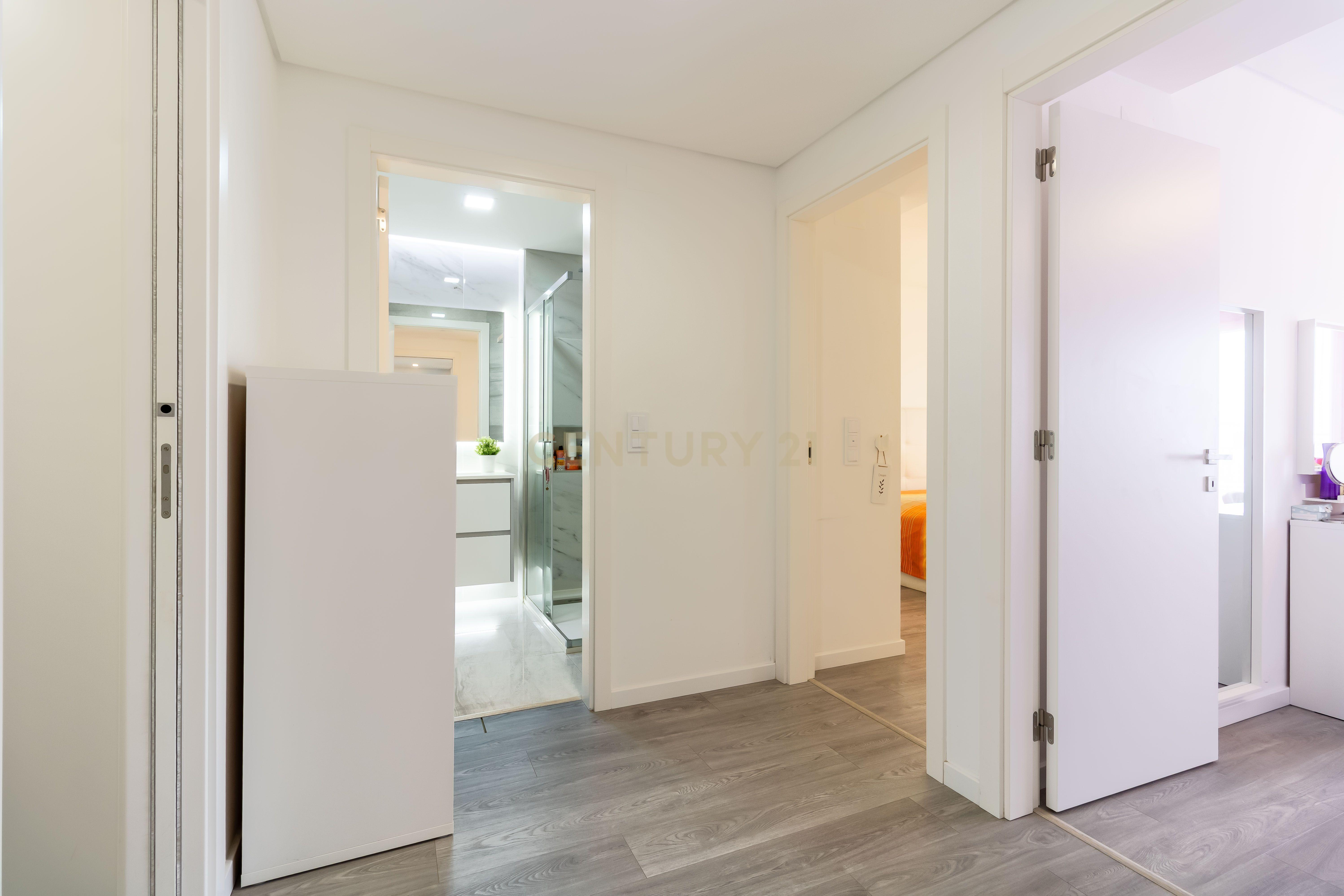 Fotografia 12 de Duplex T4 em Oeiras com terraço e box (3 vagas)
