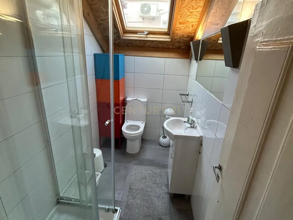 Predio totalmente Remodelado no coraçāo do Bairro Alto em Lisboa - Image 10