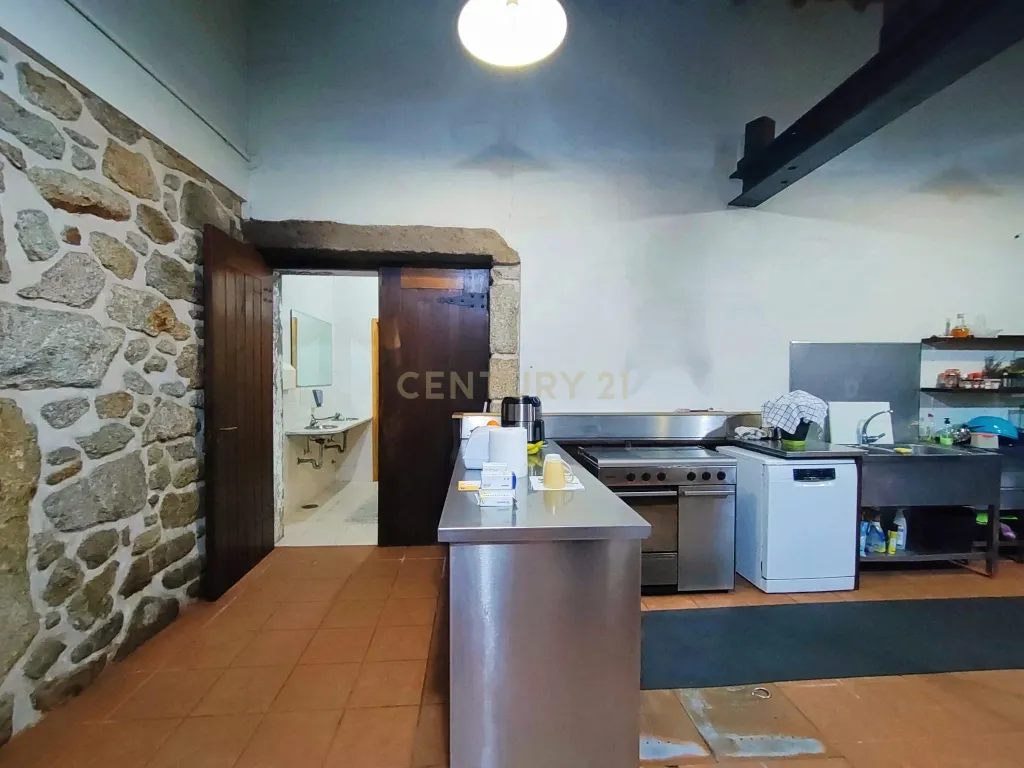 Moradia com Comércio em Amorim, Póvoa de Varzim - Uma Oportunidade Única! - Image 20