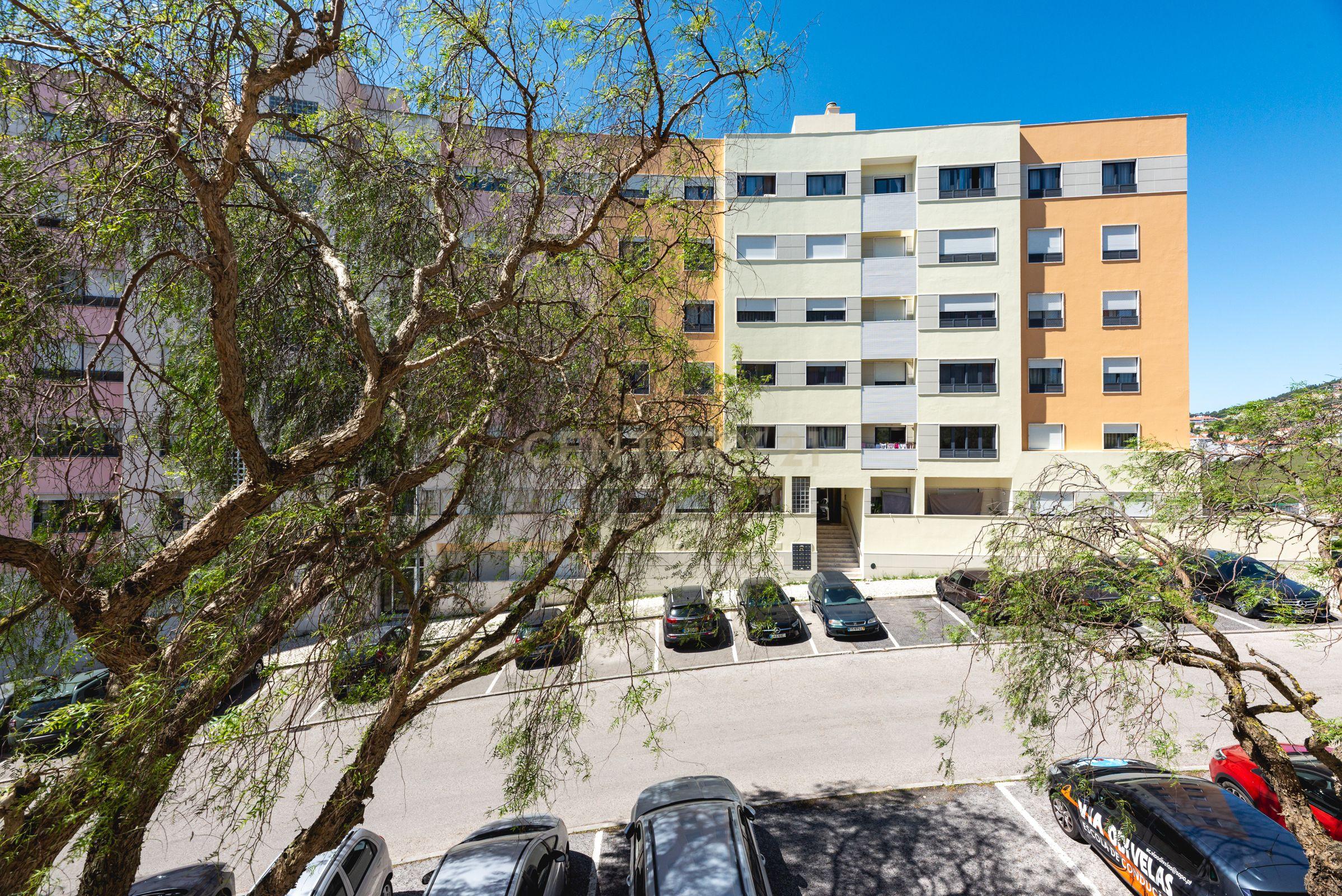 Fotografia 5 de Apartamento T3 | Terraço, Box e Arrecadação | Urbanização da Ribeirada, Odivelas